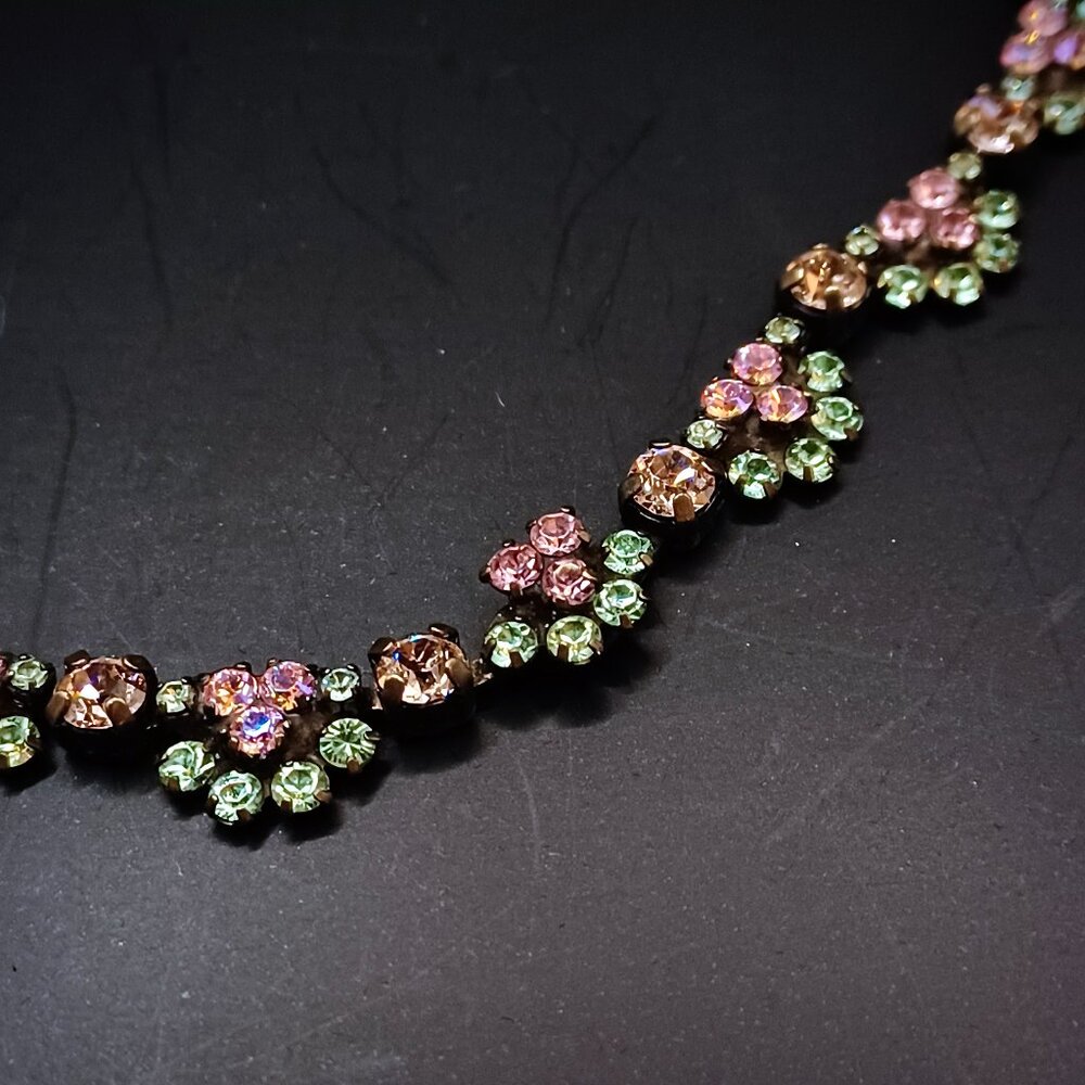 Sorrelli pastel crystal scallop necklace